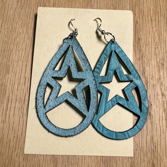 Leather Earrings embossed aqua star teardrop -handmade jewelry - Picture 6 of 8